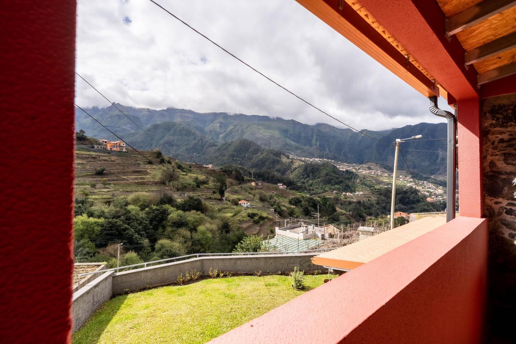 Villa Madeira Bird House - House In The Mountains With Garden São Vicente Exterior foto